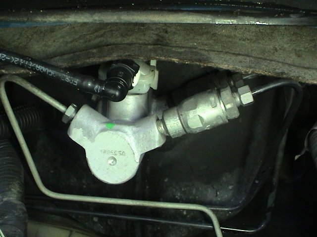 07FOFO MasterCylinder1.JPG